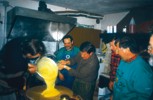 18 ott 1997. Malga Galmarara. L'importante &egrave;... non farne cadere neanche un po'